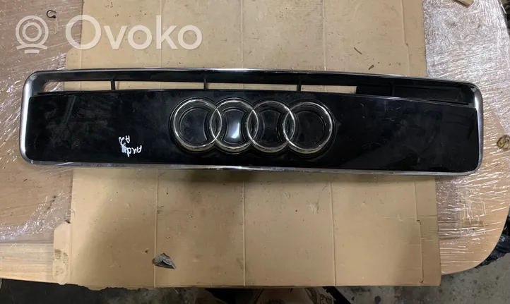 Audi A2 Grille calandre supérieure de pare-chocs avant 8Z0853321