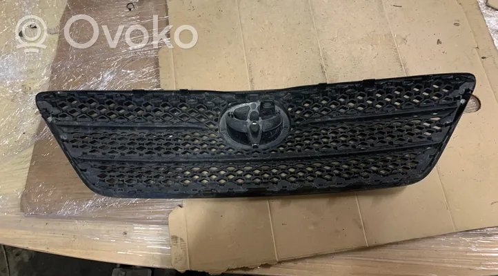 Toyota Corolla E120 E130 Maskownica / Grill / Atrapa górna chłodnicy 30580010