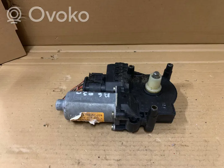 Audi A6 S6 C5 4B Moteur de lève-vitre de porte avant 0130821775