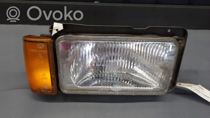 Volkswagen Jetta I Headlight/headlamp 302122932