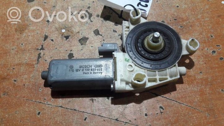 Peugeot 307 Moteur de lève-vitre de porte avant 0130822022