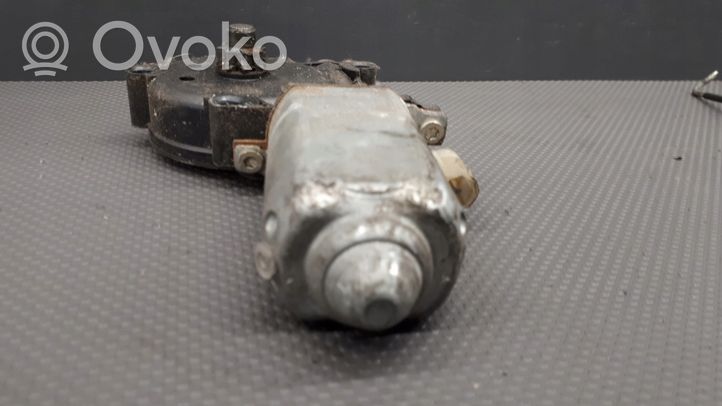 BMW 7 E32 Moteur de lève-vitre de porte avant 0130821187