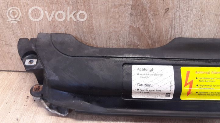 Opel Vectra B Rivestimento della modanatura della chiusura del vano motore/cofano 