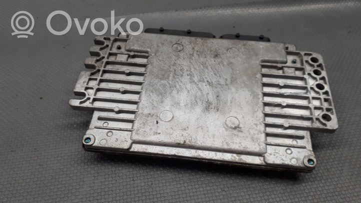 Nissan Micra Calculateur moteur ECU MEC37320