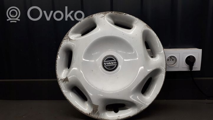 Volvo 440 R14 wheel hub/cap/trim 472165