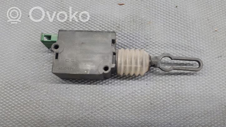 Audi A4 S4 B5 8D Serratura del tappo del serbatoio del carburante 8d9962115a