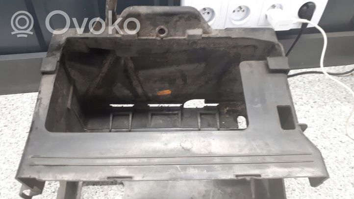 Volkswagen Polo IV 9N3 Akumuliatoriaus dėžė 600915419b