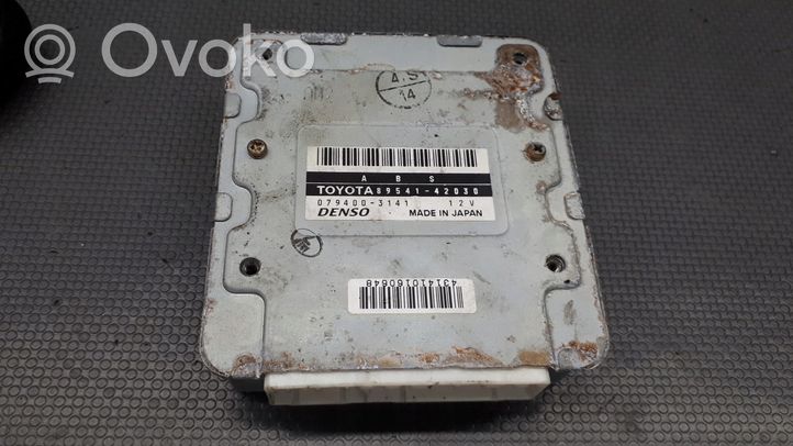 Toyota RAV 4 (XA10) ABS-ohjainlaite/moduuli 8954142030