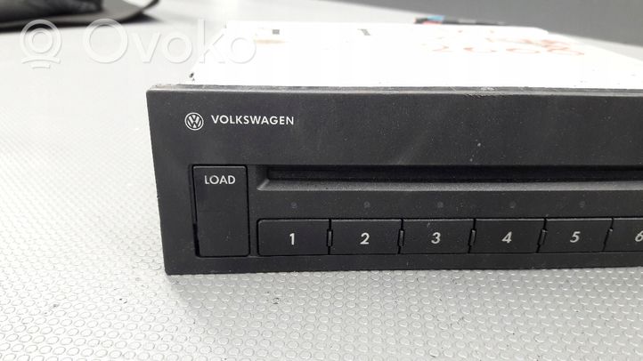 Volkswagen Golf V Zmieniarka płyt CD/DVD 1K0035110A