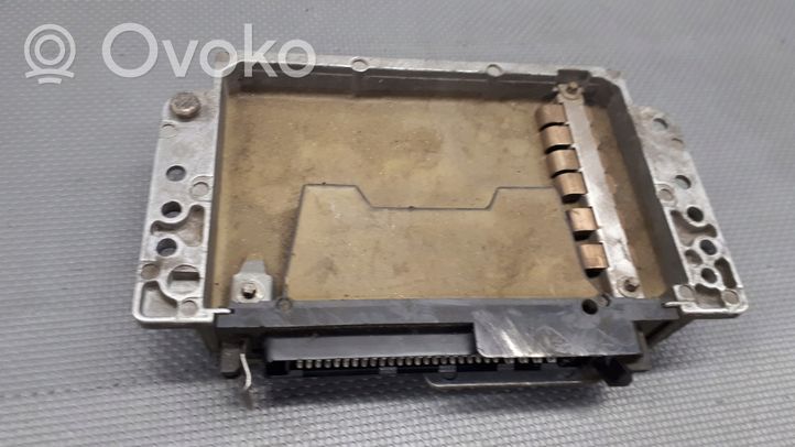 Renault Megane I Calculateur moteur ECU HOM7700860319