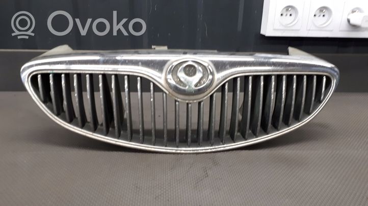 Mazda Xedos 6 Grille calandre supérieure de pare-chocs avant 90g172