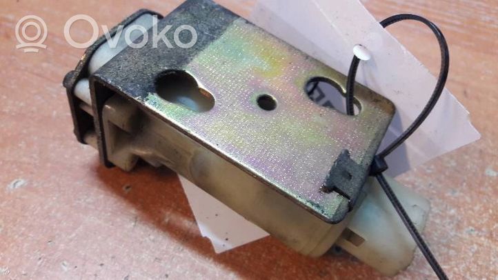 Volvo 240 Pompe de lave-glace de pare-brise 051003