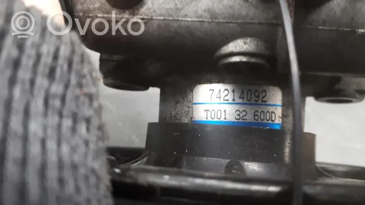 Mazda Xedos 9 Pompa wspomagania układu kierowniczego t00132600d