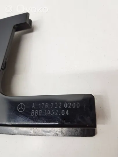 Mercedes-Benz A W176 Moulures des vitres de la porte arrière A1767320200