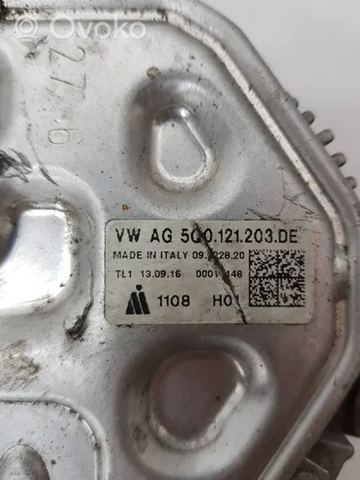 Volkswagen Golf VII Elektrinis radiatorių ventiliatorius 5Q0121203