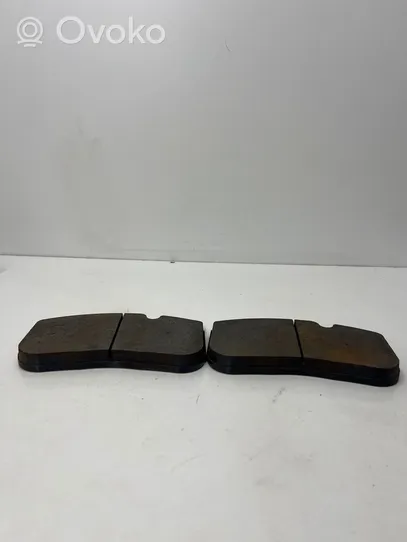 BMW M5 F90 Brake pads (front) 8746106