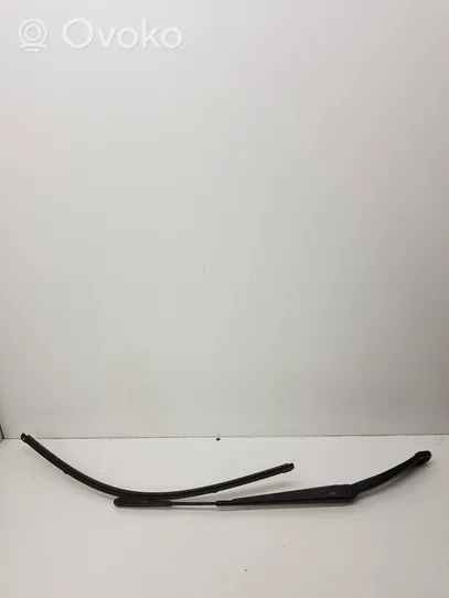 Mercedes-Benz A W176 Windshield/front glass wiper blade A1768200044