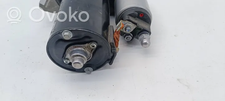 BMW 5 G30 G31 Starter motor 8589891