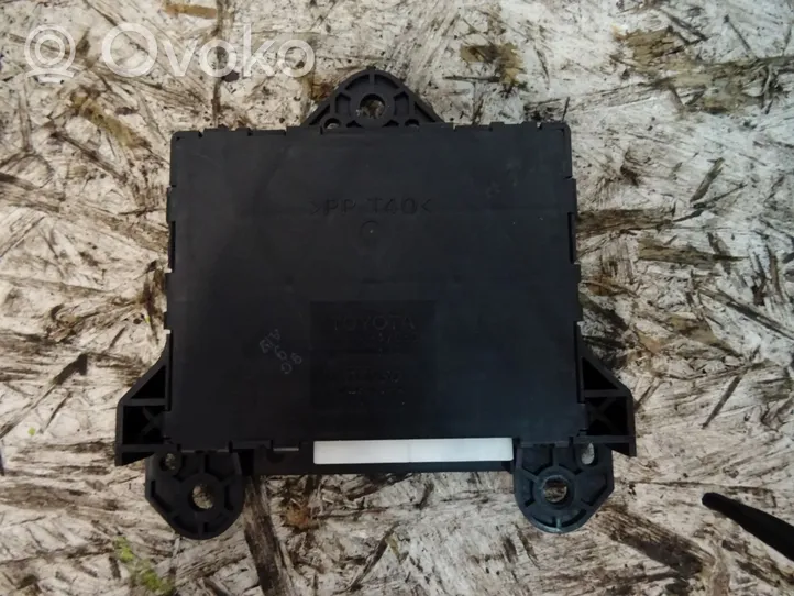 Toyota Prius (NHW20) Unité de commande, module ECU de moteur 88650-47050