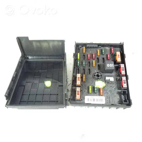 Volkswagen PASSAT CC Fuse box set 3C0937125