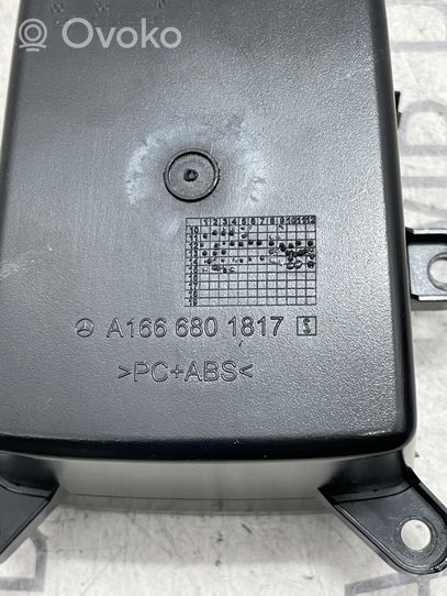 Mercedes-Benz ML W166 Galinio stalčiuko/lentinėlės paklotėlis A1666801817