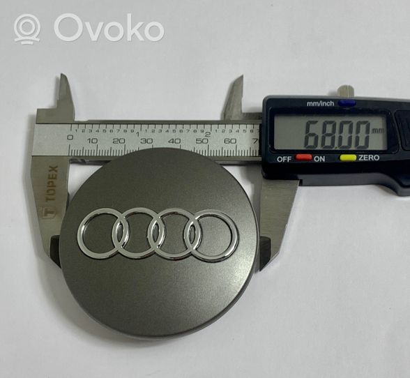 Audi A5 8T 8F Borchia ruota originale 8D0601170