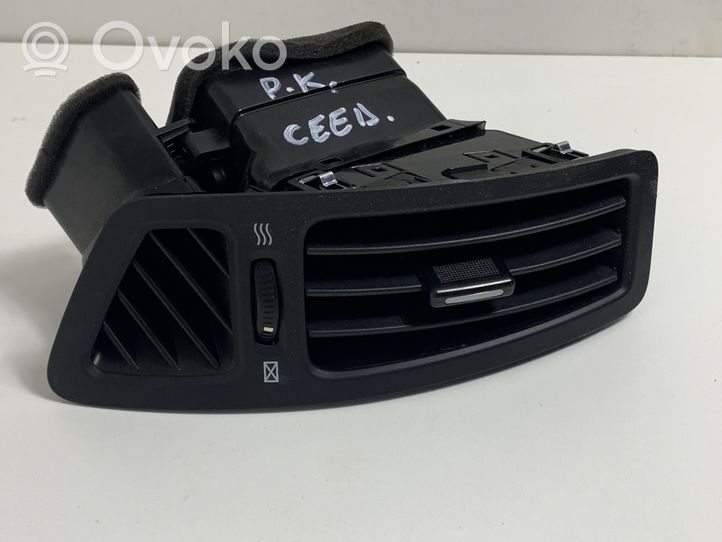 KIA Ceed Copertura griglia di ventilazione laterale cruscotto 974301H000