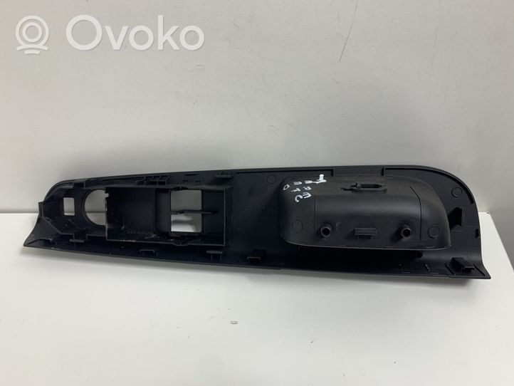 KIA Ceed Rankenėlė atidarymo vidinė 823511H120