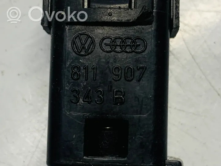 Audi A4 S4 B5 8D Clutch pedal sensor 811907343B