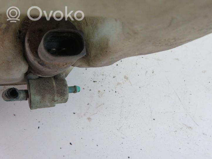 Volkswagen Golf IV Lamp washer fluid tank 