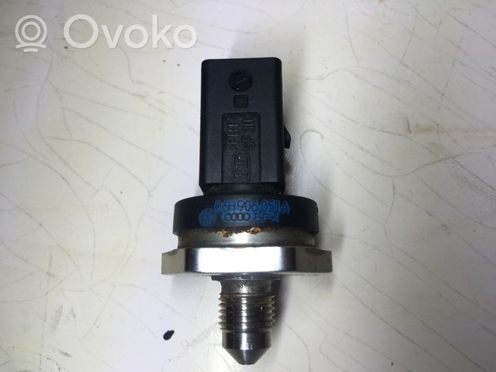 Skoda Octavia Mk2 (1Z) Sensore di pressione del carburante 06H906051A