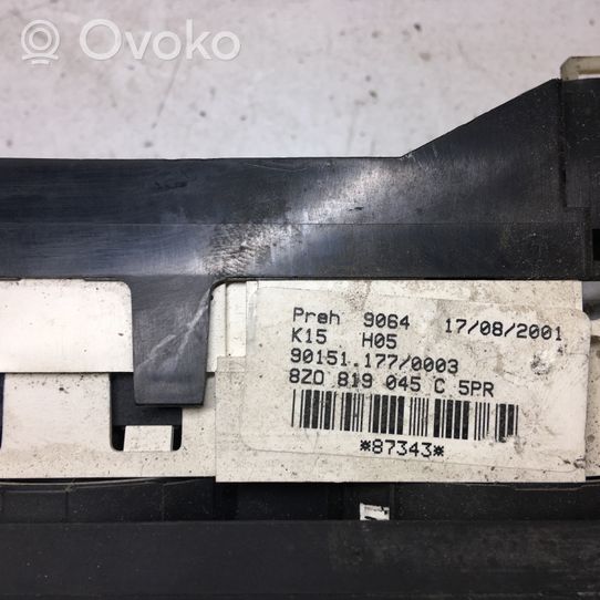 Audi A2 Gaisa kondicioniera / klimata kontroles / salona apsildes vadības bloks (salonā) 8Z0819045C