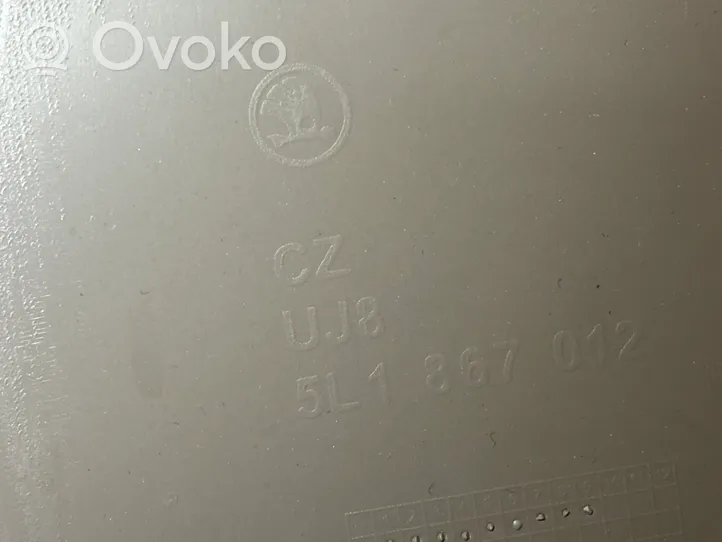Skoda Yeti (5L) Set di rivestimento del pannello della portiera 5L1867012