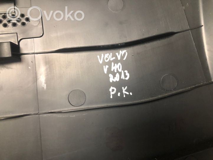 Volvo V40 (C) garniture de pilier 31102351