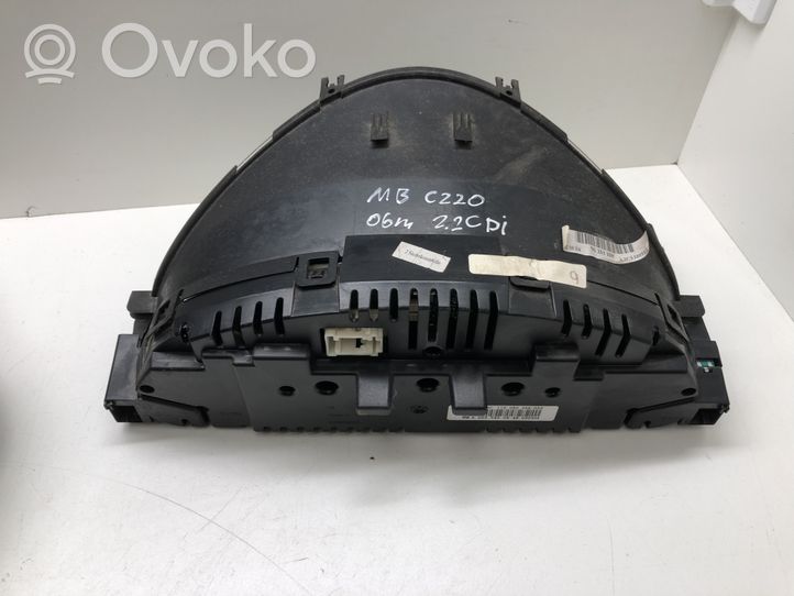 Mercedes-Benz C AMG W203 Speedometer (instrument cluster) A2035400848