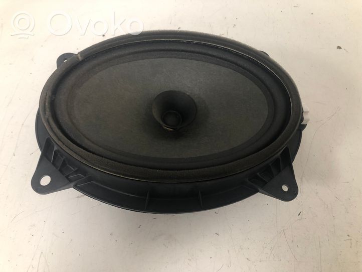 Toyota Avensis T270 Haut-parleur de porte avant 8616005140