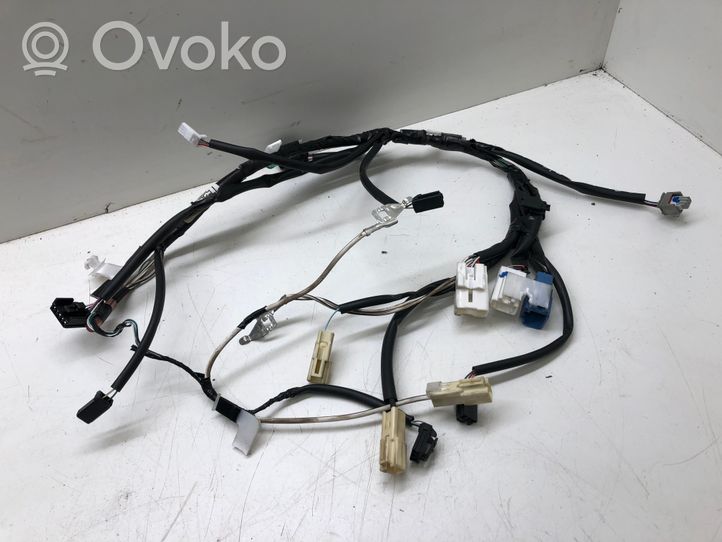 Toyota Avensis T270 Faisceau de câbles hayon de coffre 82185052500
