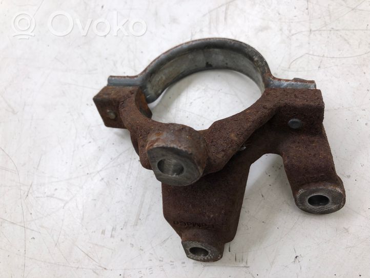 Ford Focus Pusass sakabes gultņa stiprinājums AV613K305CA