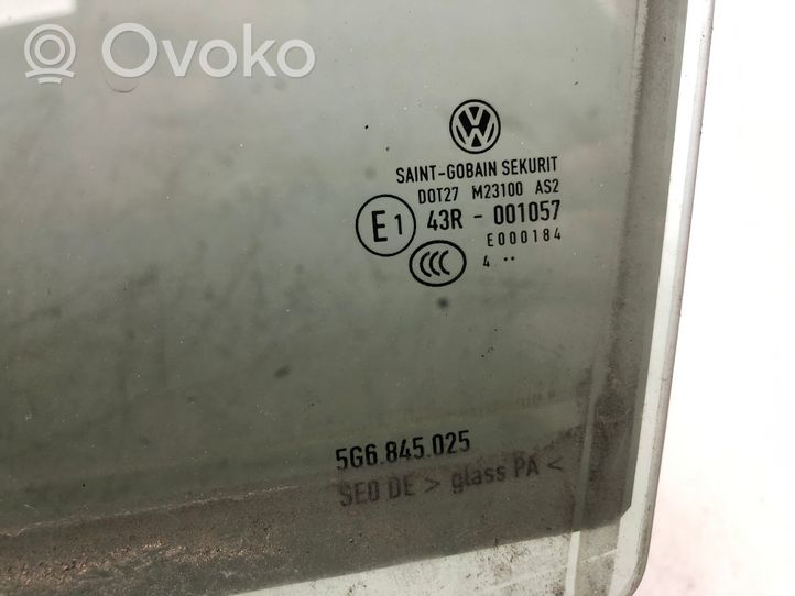 Volkswagen Golf VII Pagrindinis galinių durų stiklas 5G6845025