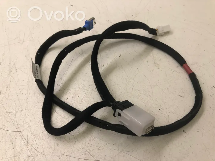 Hyundai i20 (BC3 BI3) Connecteur/prise USB 96120T7250