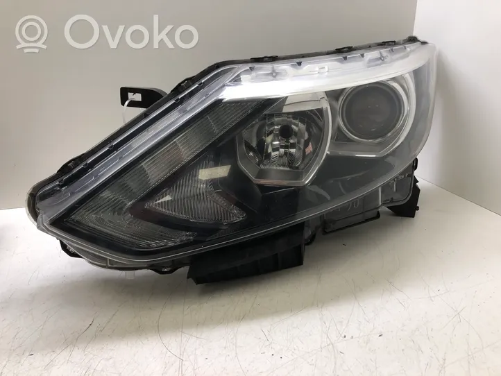 Nissan Qashqai Priekinis žibintas 10018014