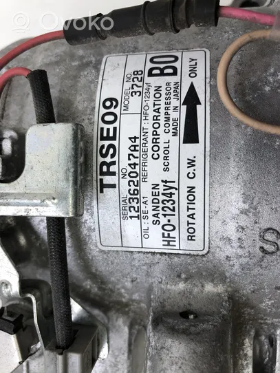Honda CR-V Ilmastointilaitteen kompressorin pumppu (A/C) 12362047A4