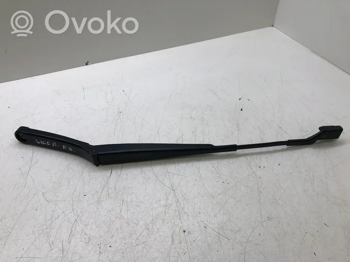 Volkswagen Golf VI Front wiper blade arm 