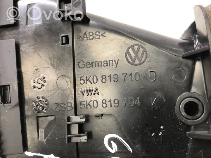Volkswagen Golf VI Kojelaudan sivutuuletussuuttimen kehys 5K0819710D