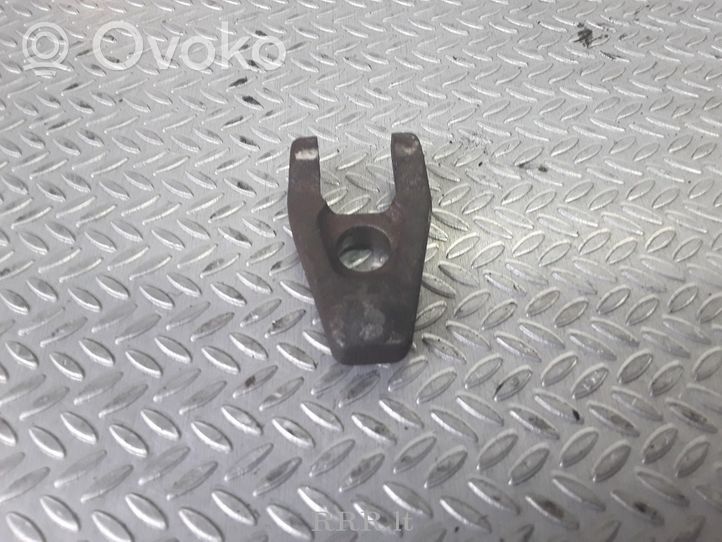Renault Scenic I Fuel Injector clamp holder 