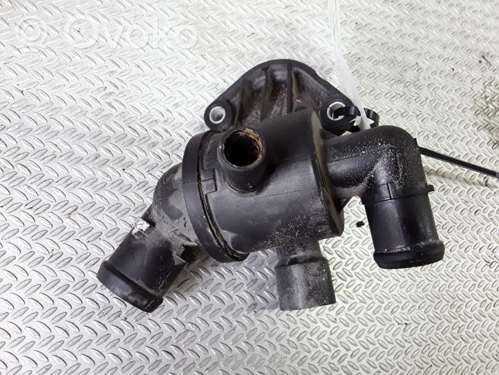 Skoda Yeti (5L) Termostat / Obudowa termostatu 03L121111AE