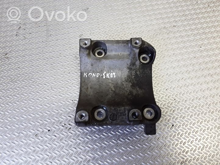 Honda CR-V A/C compressor mount bracket 