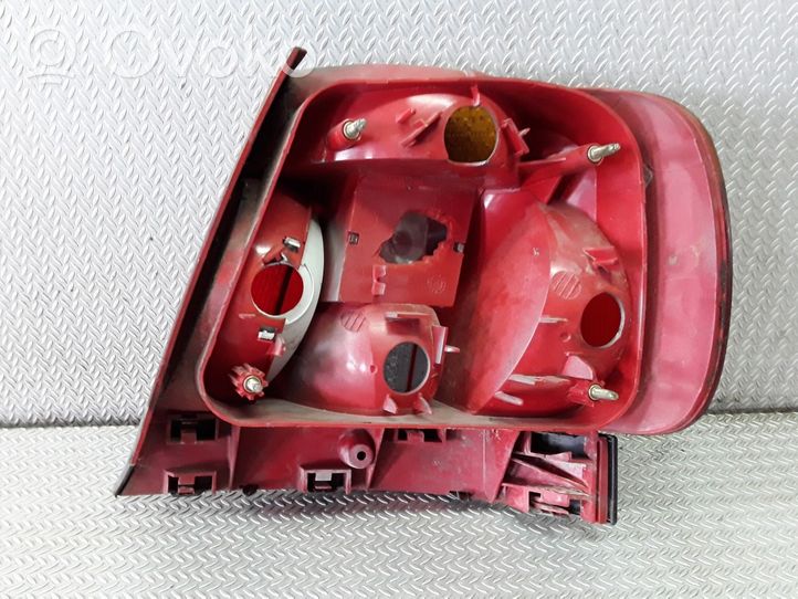 Audi A4 S4 B5 8D Lampa tylna 8D0945095A