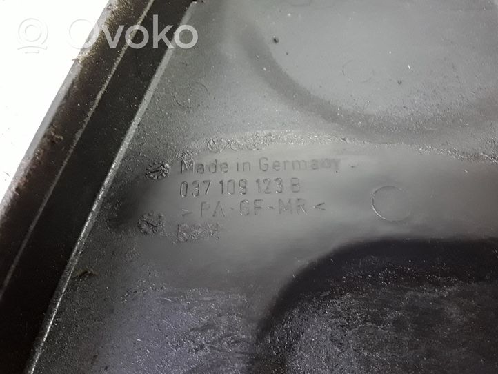 Volkswagen Sharan Osłona paska / łańcucha rozrządu 037109123B