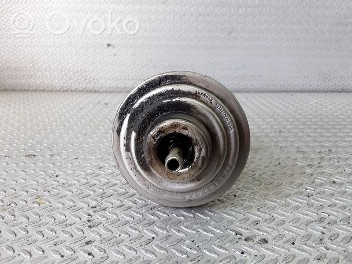 Volkswagen PASSAT B4 Valvola EGR 028131501F